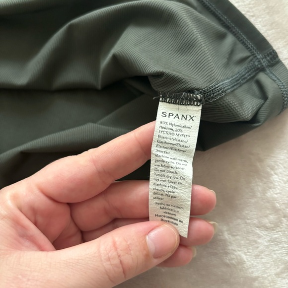 Spanx Women’s Go Lightly Tank Size Large Tie Open Back Dark Palm Griege Active - Picture 12 of 13